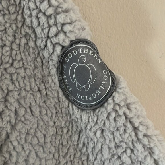 Simply Southern Gray Quarter Zip Sherpa Pullover. Size Large - Picture 5 of 6
